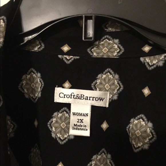 Croft & Barrow Print Button Down Top - NWT - Picture 2 of 7
